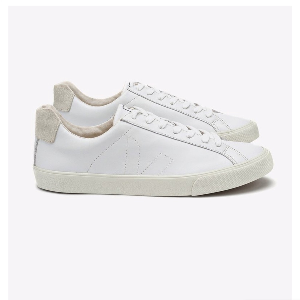 Veja Esplar Sneakers in White | RUNS BIG